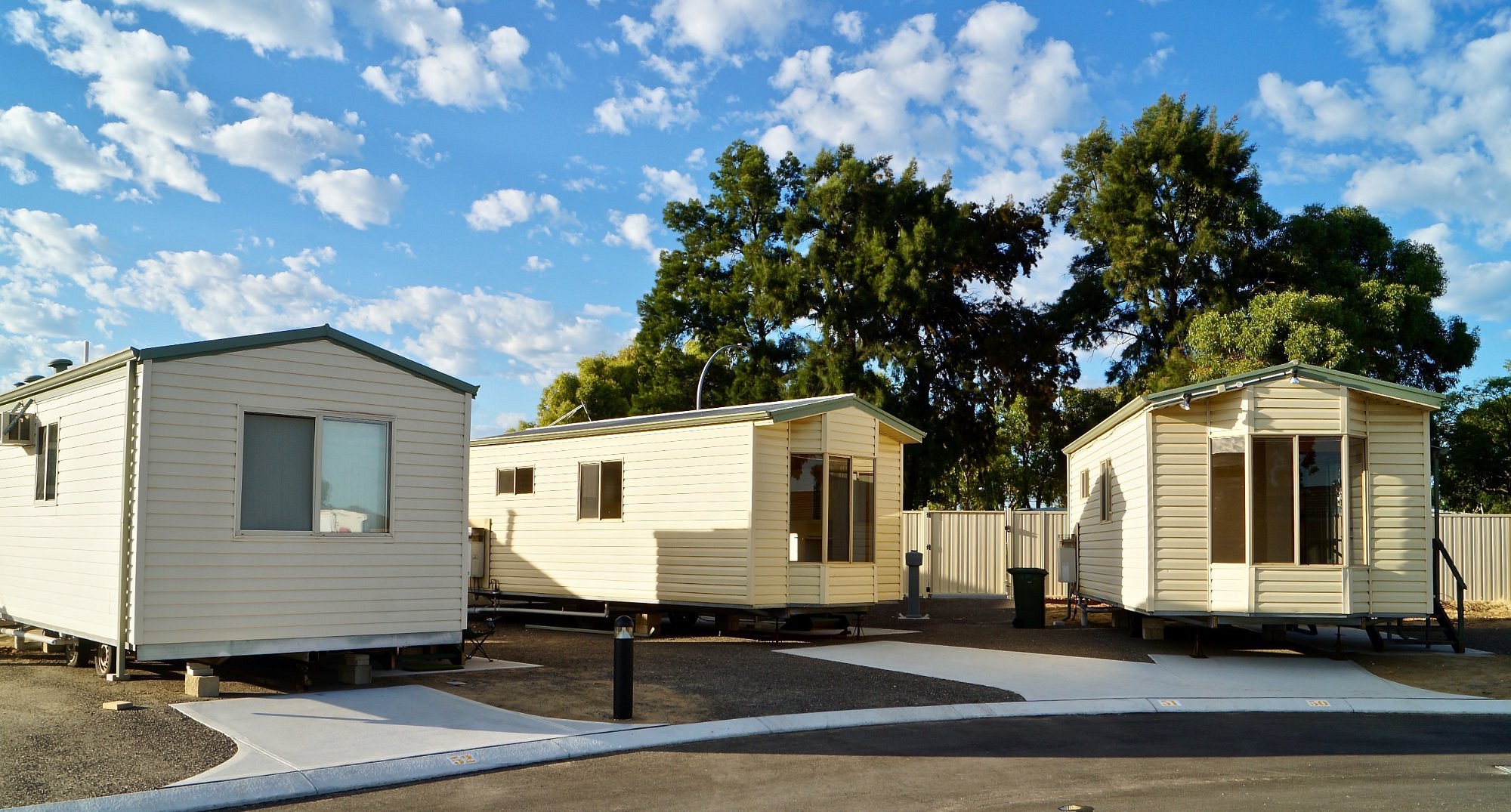 queen-s-grove-caravan